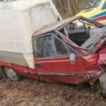 Polonez Truck wjechał w przepust na DW 534 - kabina wbiła się w zabudowę