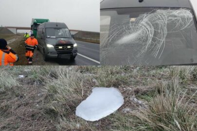 Na S8 z naczepy na Mercedesa Sprintera spadł lód – ranny kierowca