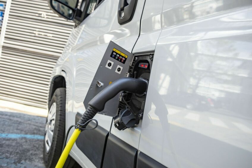 Program „Mój elektryk” nie dla elektrycznych vanów z DMC 4250 kg