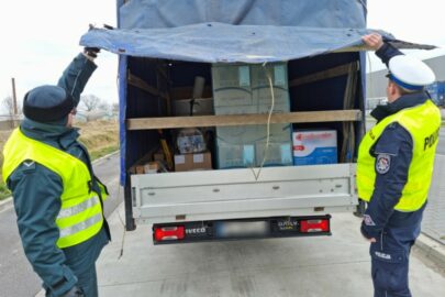 Akcja policji i ITD pod Lesznem. Sprawdzali stan techniczny i ładunki