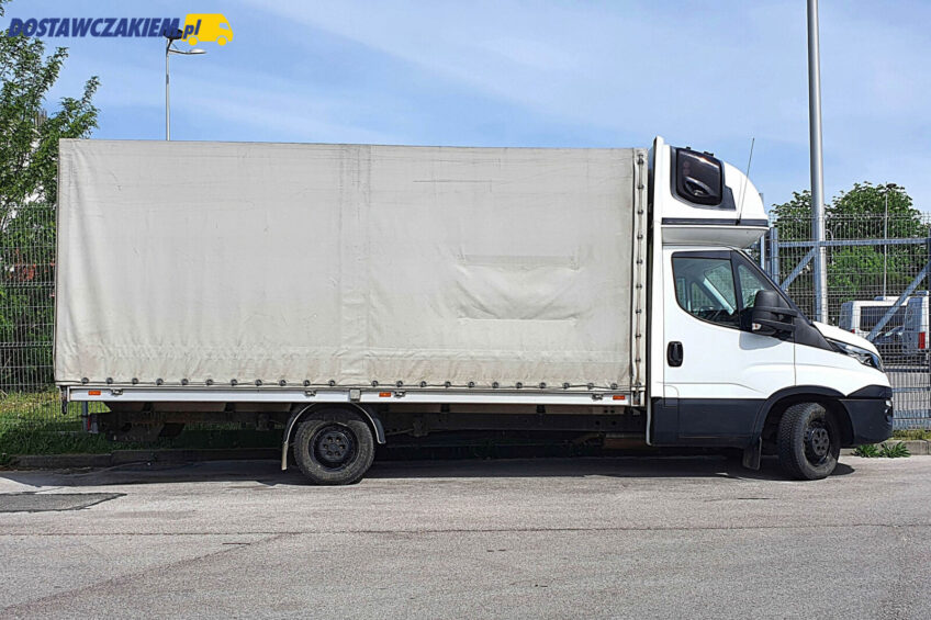 Zezwolenia i licencje wspólnotowe dla busów. GITD podaje terminy