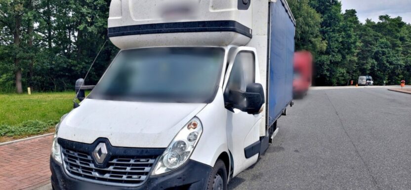 Transport się nie opłacił - przeciążony bus bez licencji wpadł pod Opolem