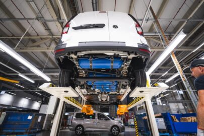 VW Caddy TGI z fabryczną instalacją CNG i w edycji Dark Label