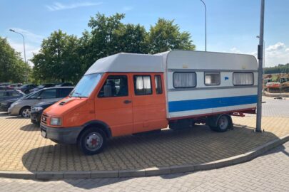 Kamper samoróbka, czyli Iveco Daily z przyczepą kempingową