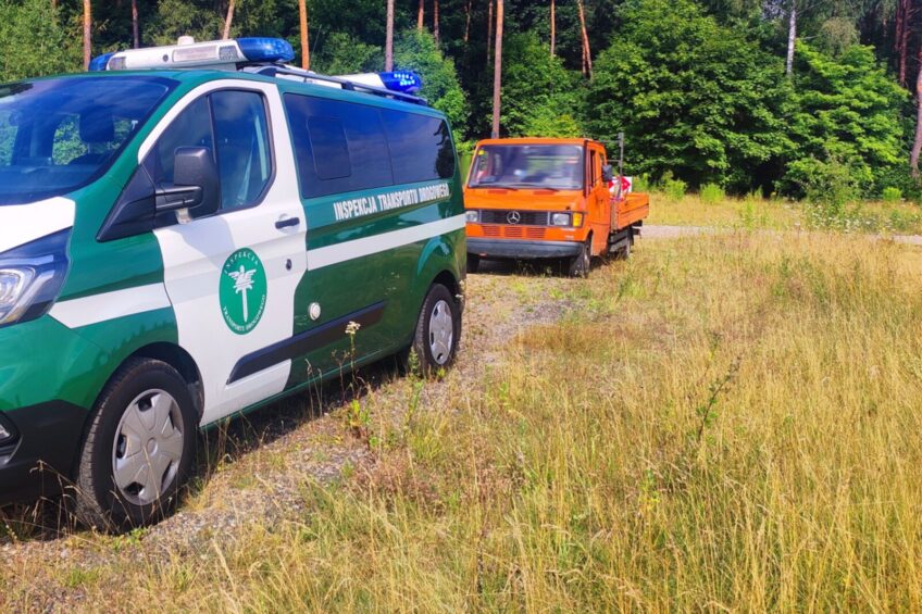 Krokodyle złapały na S7 kaczkę. Miała złamaną ramę i wydech na drut