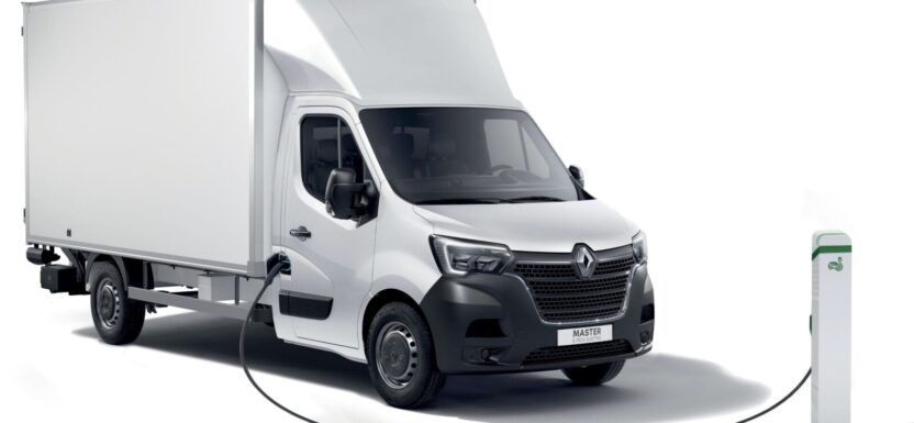 Renault Master E-Tech 52 kWh w cenie od 248 200 zł netto
