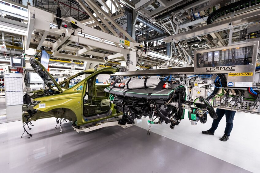 Bezpłatne zwiedzanie fabryki VW Caddy i Craftera powraca po 2 latach