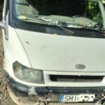 Porzucili Forda Transita w lesie - wcześniej chcieli ukraść drewno