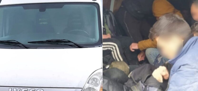 Przewoził busem 14 nielegalnych migrantów - wpadł pod Suwałkami