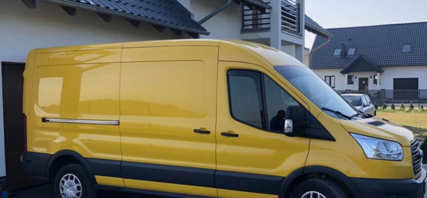 569 249 km w pół roku - poznajcie historię tego Forda Transita