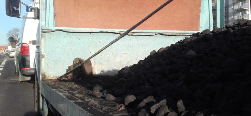 Brak zakazu ruchu dla transportów węgla - a co z busami