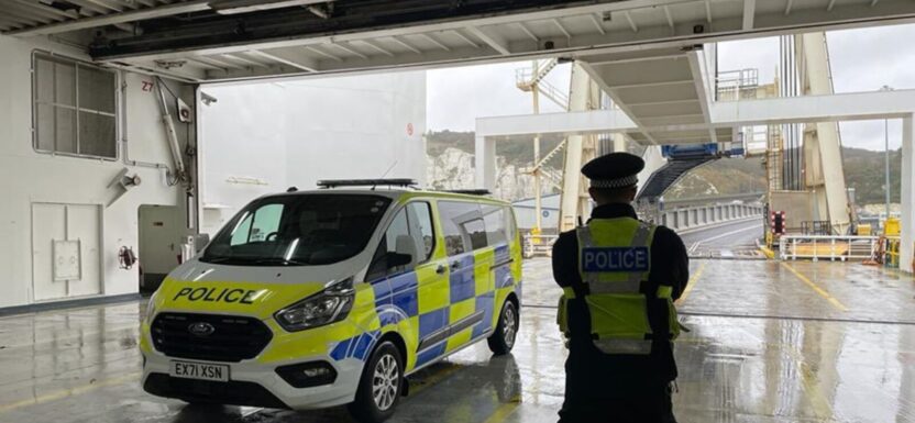 Bus z Polski zatrzymany w Dover - był przeładowany o 46%