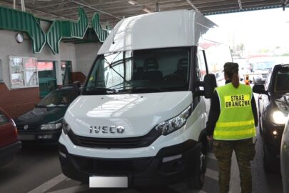 Skradziony we Francji bus odzyskany w Bobrownikach