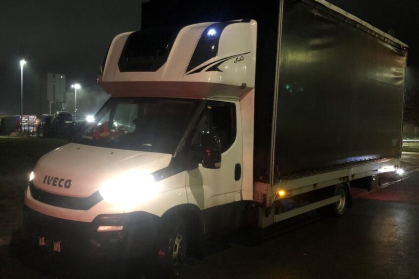 Eksportówka przeciążona o 75%. Ukarany kierowca i właściciel busa