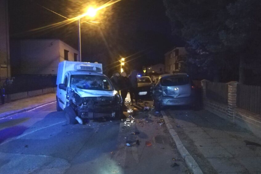 Kierowca Kangoo uszkodził 2 auta. Zastanawia wysokość mandatu