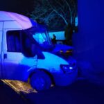 Wbił się Transitem w dom - miał prawie 3 promile