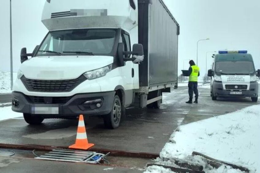 368 kg ładowności i 6200 kg na wadze – kontrole busów na S7