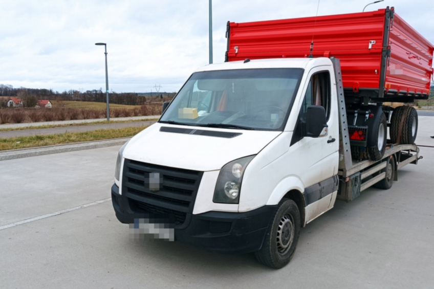 Gabaryty poszły za dnia – przeładowany Crafter na pojedynczym kole