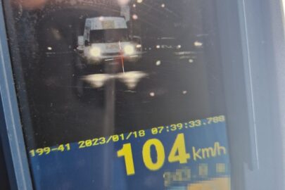 Kierowca kurierskiego busa stracił prawko – o te 4 km/h za dużo