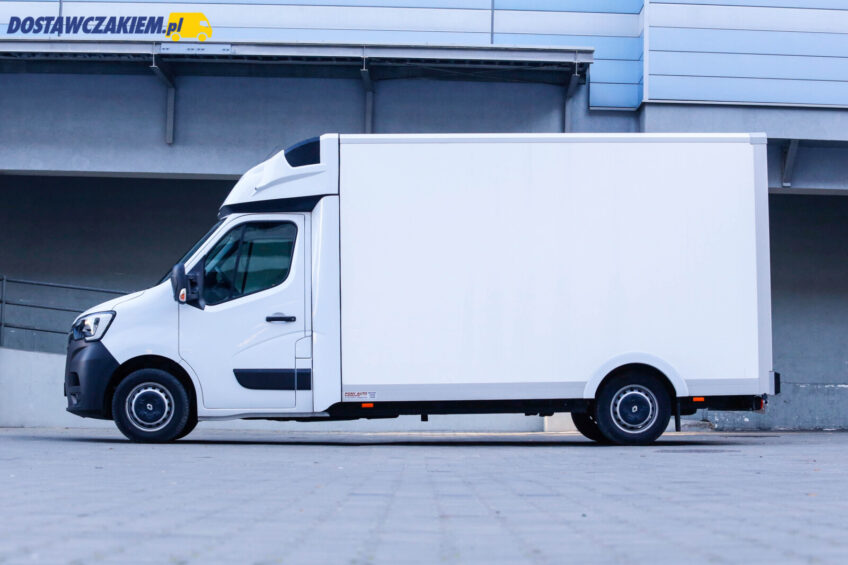 Renault liderem polskiego rynku LCV w 2023 roku. Citroen stracił 58%