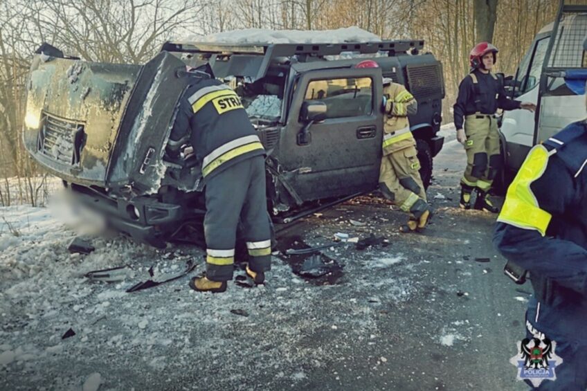 Iveco Daily kontra Hummer H2 – w kolizji ucierpiała jedna osoba
