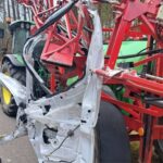 Prawe drzwi z Mercedesa Sprintera zostały na opryskiwaczu