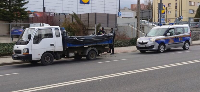W Bielsku-Białej skrzyniowa Kia K2700 robiła za betonowóz