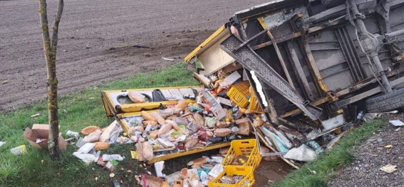 Z pocztowego Sprintera aż wypadł chleb. Sprawca po narkotykach