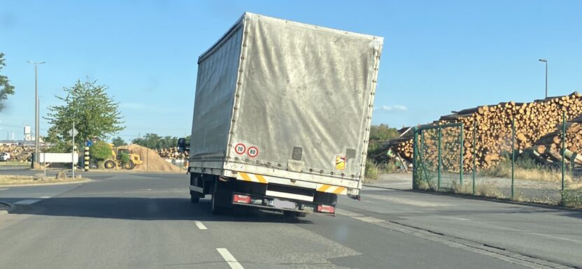 Daily z Polski ważyło 9300 kg. Wpadło na niemieckim autobahnie