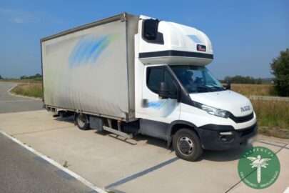 Przeciążony o ponad 2 tony bus na łysych oponach