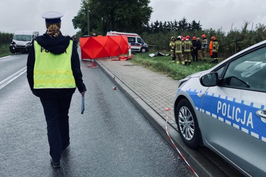 W wyniku zderzenia Ducato i BMW zmarły 3 osoby a 2 są ranne