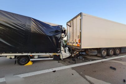 Wypadek na niemieckiej A4. Ciężko ranny kierowca busa