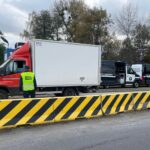 Jeden bus ważył na pusto 3800 kg. Inny odjechał na lawecie