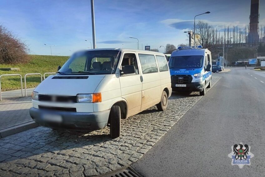 Kierowca Volkswagena T4 zapunktował. Teraz stanie przed sądem