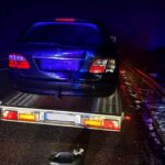 Laweciarzowi zabrakło paliwa. Pomogli policjanci