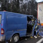 Na DK 17 Sprinter uderzył w naczepę. Zmarła 1 osoba a 8 jest rannych