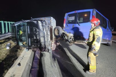 Renault Trafic z lawetą zablokował autostradę A4