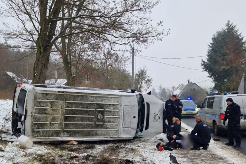Skradziony Crafter taranował radiowozy. Za kierownicą 15-latek