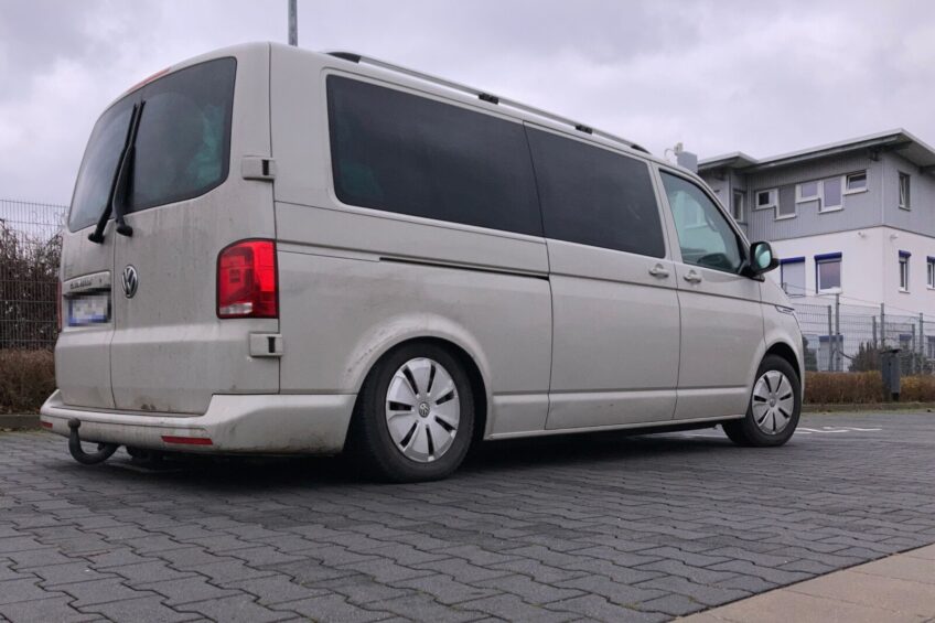 To wina Tuska? VW Caravelle przeciążony o 80 procent