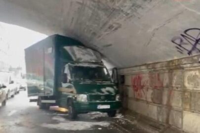 eLTon zaklinował się na warszawskiej Pradze