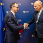 lvin Gajadhur z Inspekcją Transportu Drogowego związany był od 2002 roku. W latach 2002-2016 był jej rzecznikiem prasowym. 6 stycznia 2016 r. Ówczesna premier Beata Szydło powierzyła mu pełnienie obowiązków Głównego Inspektora Transportu Drogowego. Z kolei 7 kwietnia 2017 roku został on szefem tej instytucji. W dniu 27 listopada 2023 roku prezydent Andrzej Duda powołał Gajadhura na stanowisko ministra infrastruktury w rządzie Mateusza Morawieckiego.