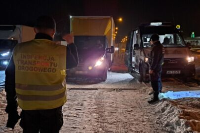 Donos i kontrole busów wożących spożywkę dla znanej sieci