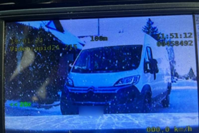 Prowadził Jumpera mając 3-krotny zakaz. Zaatakował policjanta