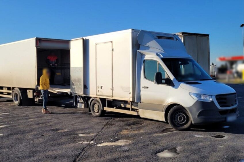 Solówka na przeładunek Sprintera. Wpadł w Granowie