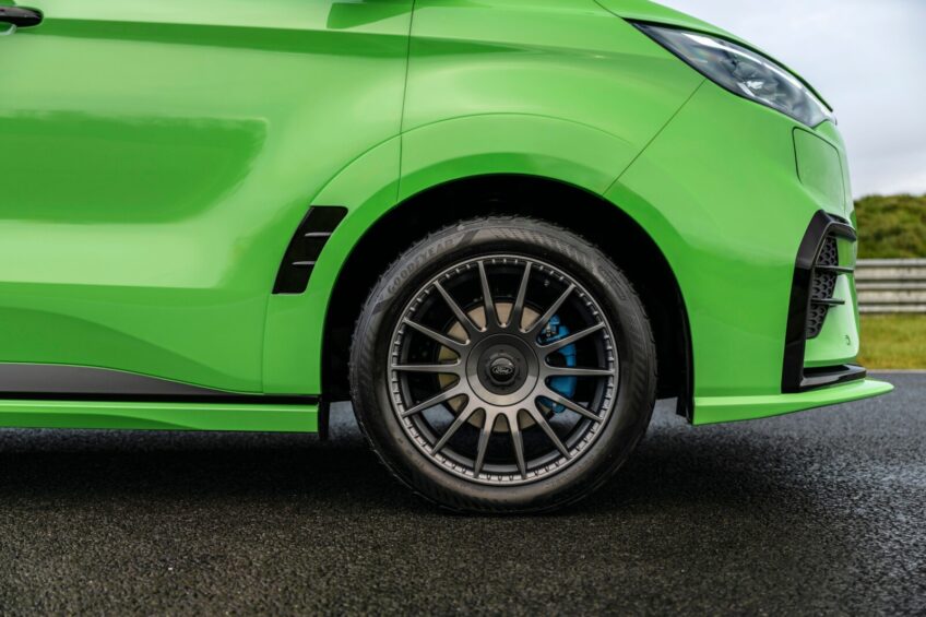 Ford Transit Custom MS-RT – van ze sportowym pakietem