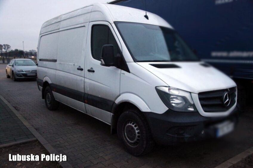 Skradziony Sprinter odzyskany – podejrzani trafili do aresztu