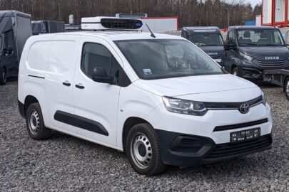 Używane samochody dostawcze – na co zwrócić uwagę i czy warto?