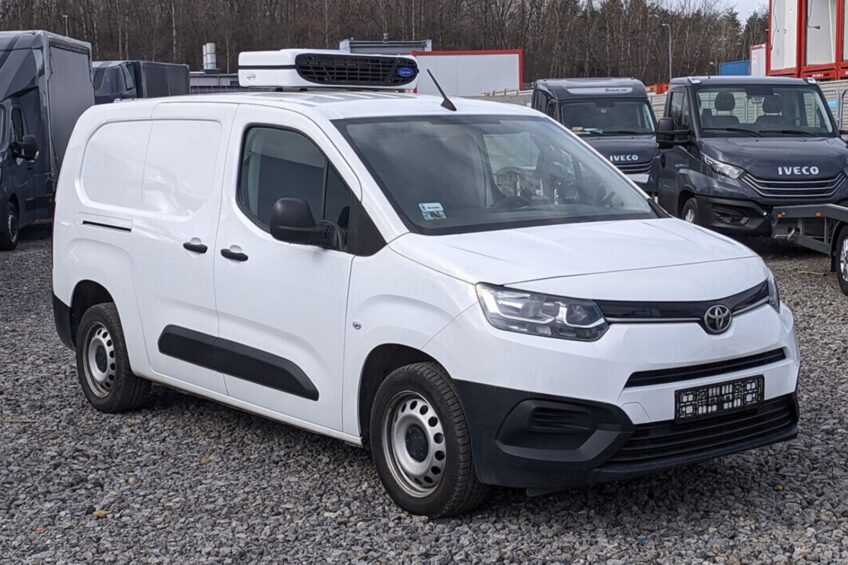 Używane samochody dostawcze – na co zwrócić uwagę i czy warto?