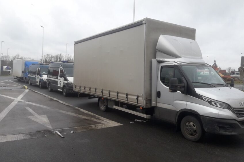 Sprawdzali busy na międzynarodówce i te w jeżdżące w ruchu krajowym