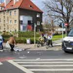 Ładunek z dostawczaka wypadł na drogę. I to na oczach Krokodyli